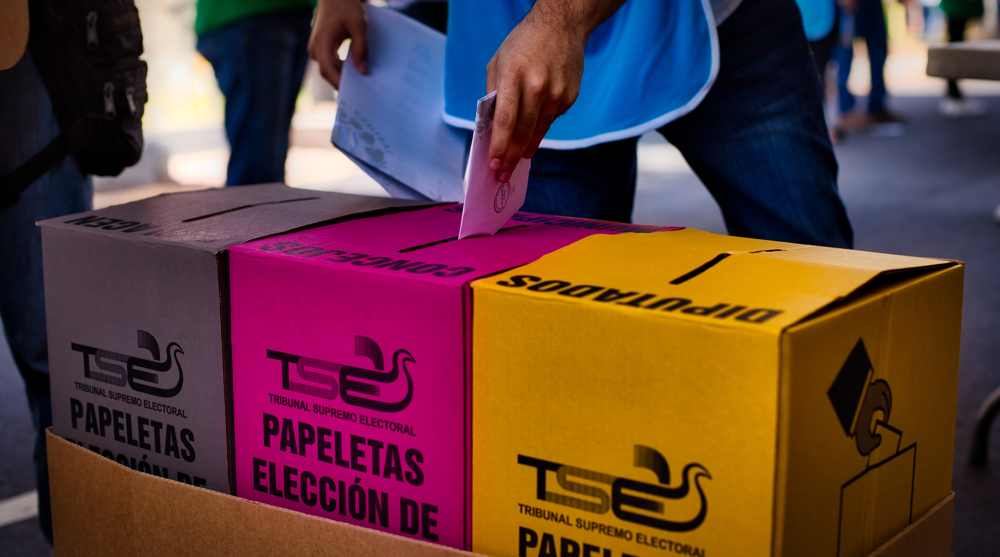 avalan-que-salvadorenos-con-dui-vencido-puedan-votar-en-elecciones-2024